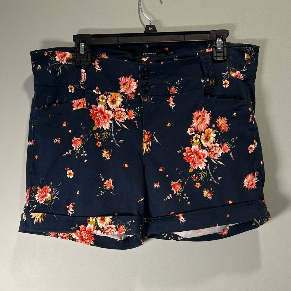 Torrid Navy Floral Print Sateen Shorts 5” inseam Size 12
